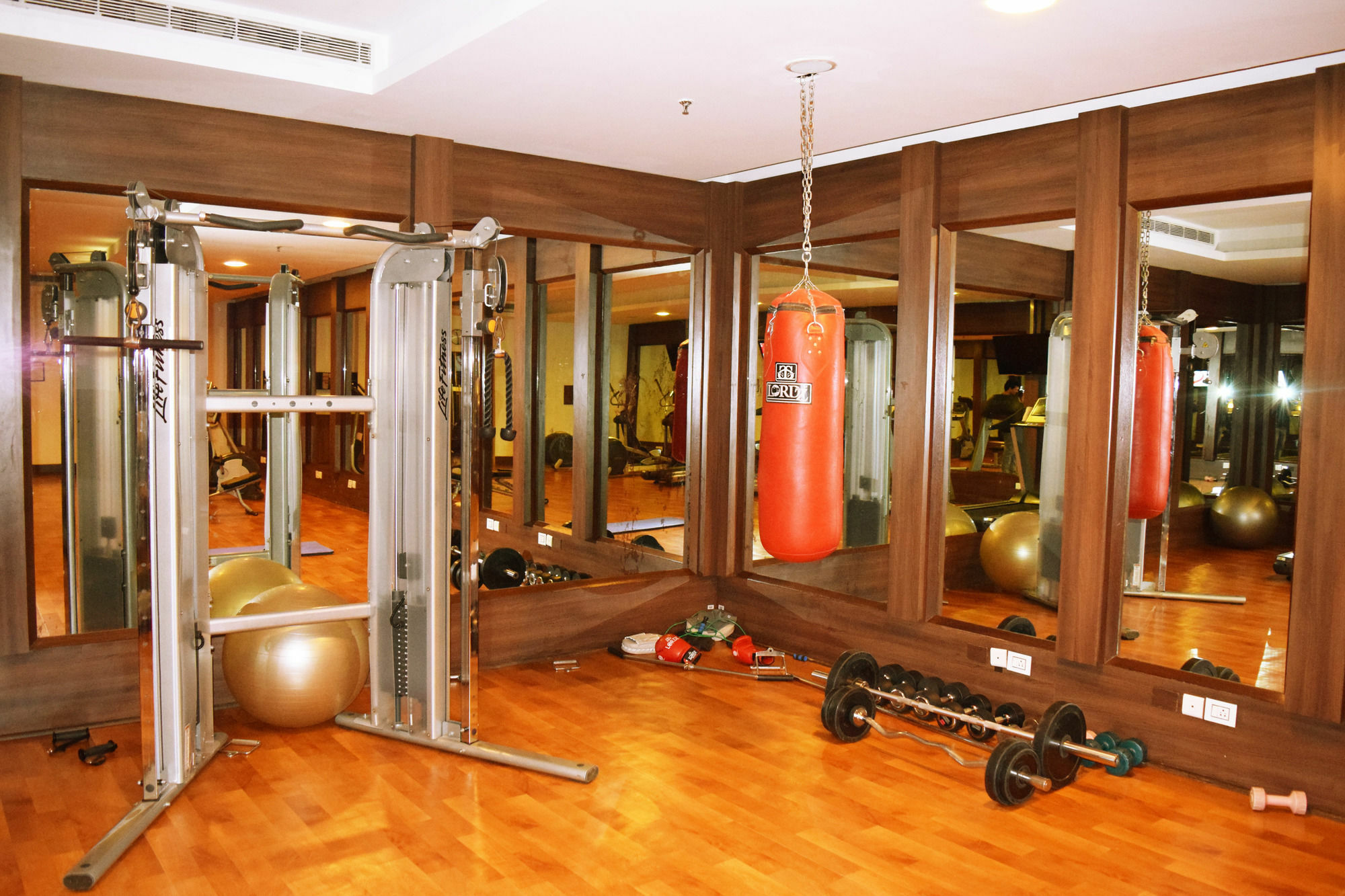 Welcomhotel By Itc Hotels, Dwarka, New Delhi Экстерьер фото A gym in a hotel