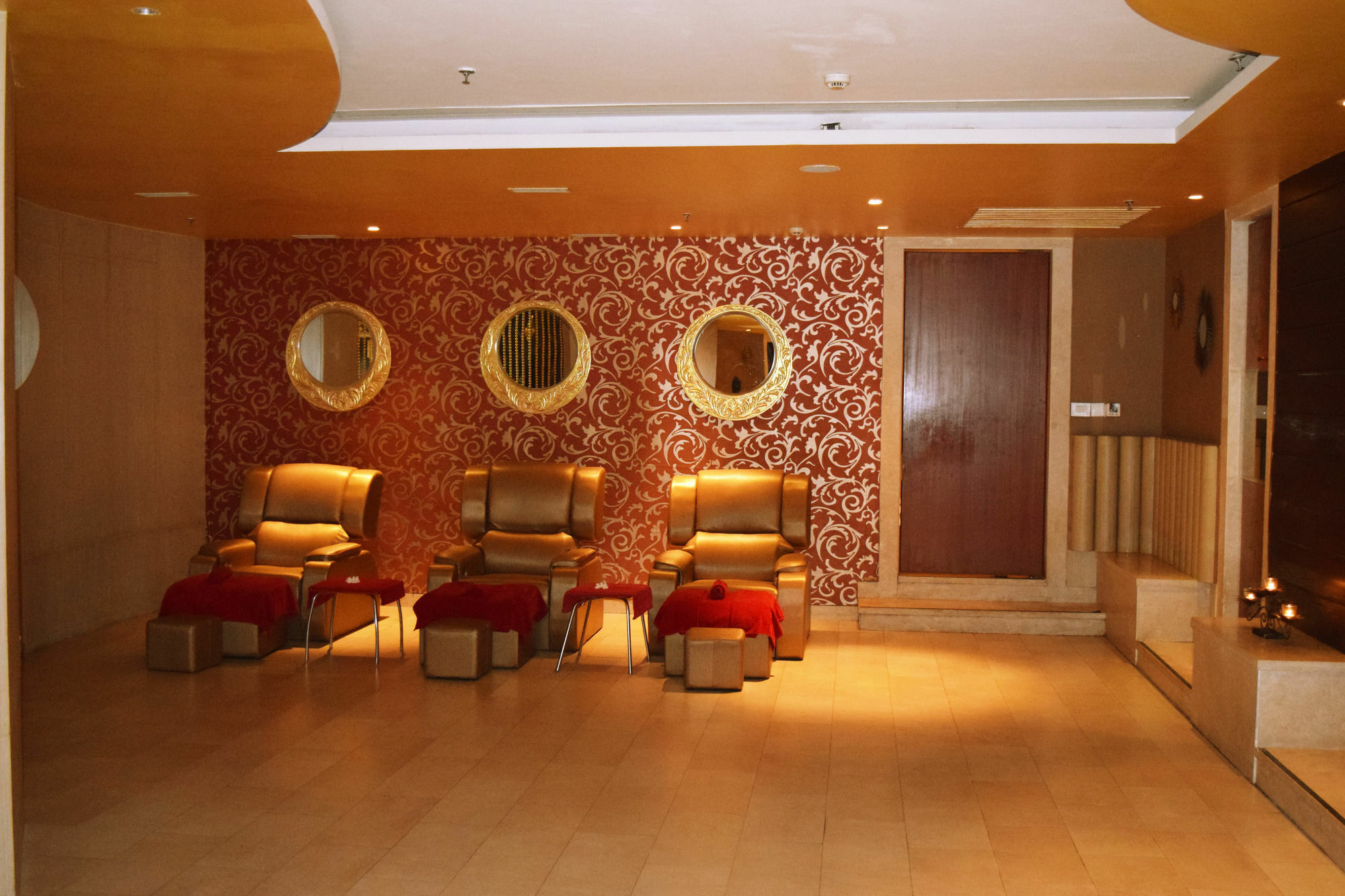 Welcomhotel By Itc Hotels, Dwarka, New Delhi Экстерьер фото The interior of a nail salon