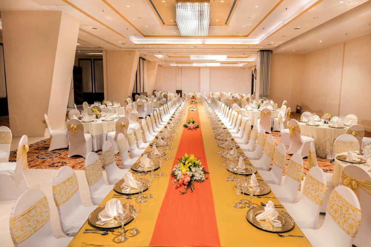 Welcomhotel By Itc Hotels, Dwarka, New Delhi Экстерьер фото A typical wedding reception